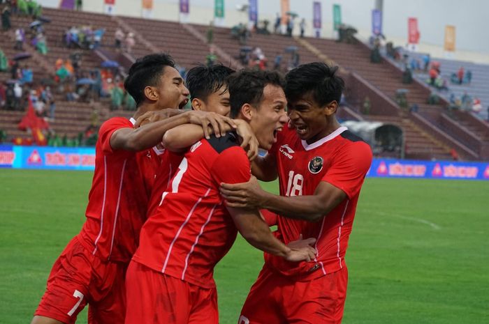 Selebrasi pemain timnas U-23 Indonesia usai membobol gawang timnas U-23 Myanmar di laga SEA Games 2021, Minggu (15/5/2022).