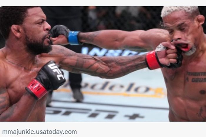 Michael Johnson meng-KO Alan Patrick di UFC Vegas 54, MInggu (15/5/2022) WIB.