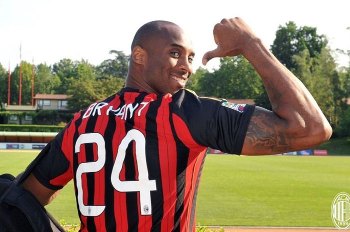 Mendiang pebasket legendaris NBA, Kobe Bryant, dikenal sebagai penggemar setia AC Milan.