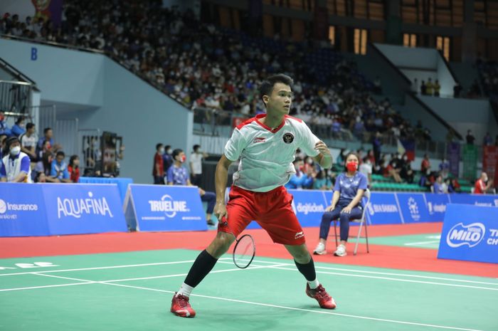 Pebulu tangkis tunggal putra Indonesia, Christian Adinata, pada partai ketiga melawan Kamboja SEA Games 2021 di Bac Giang Gymnasium, Vietnam, Senin (16/5/2022).