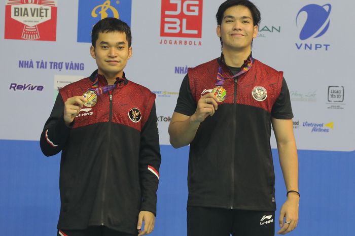 Pasangan ganda putra Indonesia, Leo Rolly Carnando/Daniel Marthin, sukses meraih medali emas cabang olahraga bulu tangkis nomor perorangan SEA Games 2021 pada laga di Bacqiang Gymnasium, Hanoi, Vietnam, Minggu (22/5/2022). 