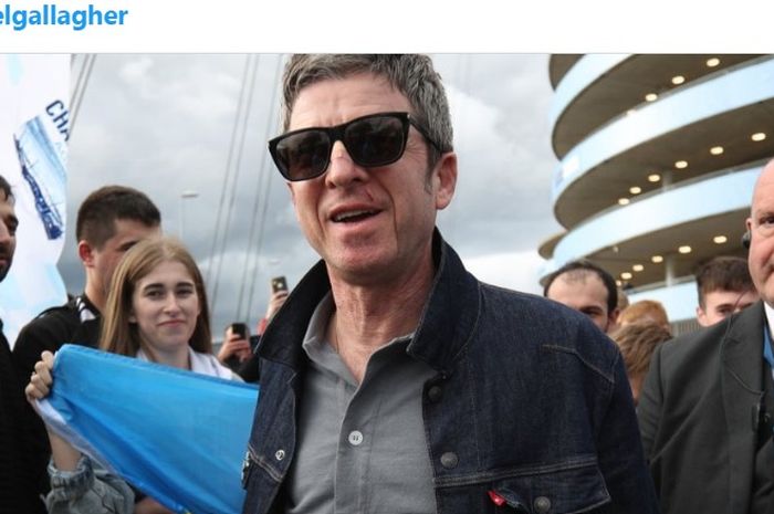 Mantan bintang grup musik Oasis, Noel Gallagher, telah mengungkapkan bahwa dia membutuhkan jahitan setelah mendapatkan luka saat pertandingan Man City melawan Aston Villa.