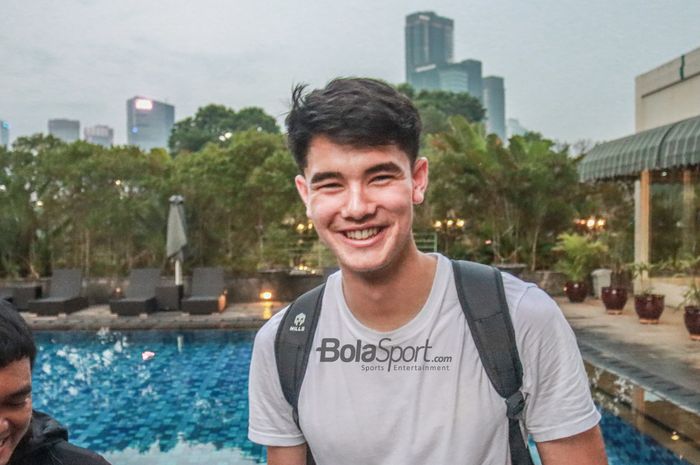 Bek timnas Indonesia, Elkan Baggott, nampak sumringah saat ditemui di Hotel Sultan, Jakarta, 26 Mei 2022.