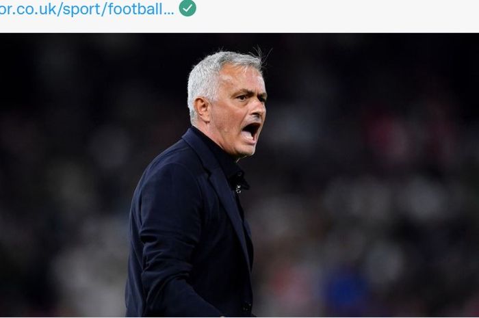 Jose Mourinho adalah hantu bagi pelatih asal Belanda di final kejuaran Eropa.