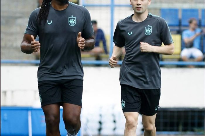 Carlos Fortes dan Taisei Marukawa saat berlatih dengan PSIS Semarang.