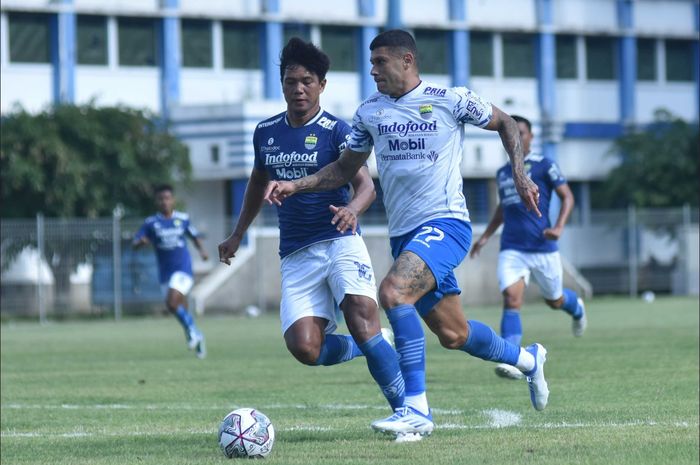 Penyerang Persib Bandung, Ciro Alves saat tampil di gim internal Maung Bandung pada Sabtu (28/5/2022).