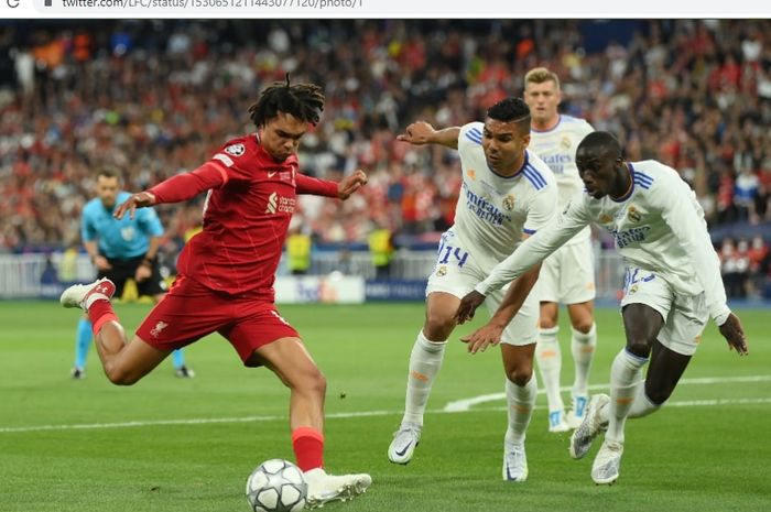 Trent Alexander-Arnold berhadapan dengan dua pemain Real Madrid di laga final Liga Champions Sabtu (28/5/2022) waktu setempat atau Minggu dini hari WIB.