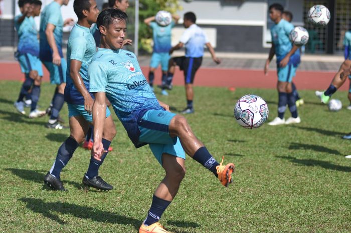 Henhen Herdiana mulai mendapatkan menu taktikal