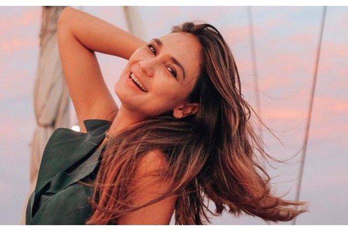 Luna Maya Ternyata pernah terpuruk gegara masa lalunya