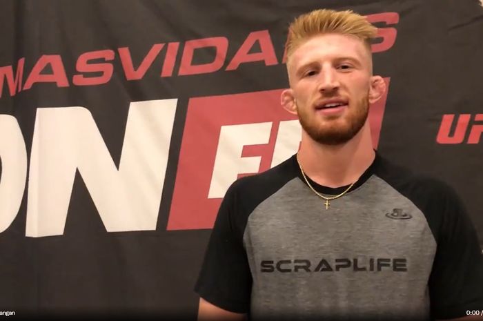 Bo Nickal, petarung MMA yang melayangkan tantangan duel grappling kepada Khabib Nurmagomedov dan Khamzat Chimaev.