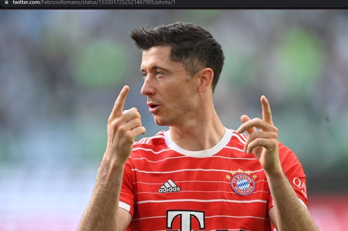 Penyerang Bayern Muenchen, Robert Lewandowski, masuk dalam buruan Paris Saint-Germain (PSG).