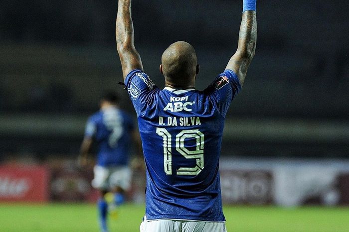 Pemain Persib Bandung, David da Silva, saat melakukan selebrasi setelah mencetak ke gawang Bali United pada laga penyisihan Grup C Piala Presiden 2022 di Stadion Gelora Bandung Lautan Api (GBLA), Minggu (12/6/2022).