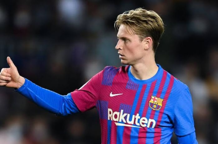 Gelandang tengah Barcelona, Frenkie de Jong, dikabarkan menjadi target utama Manchester United.