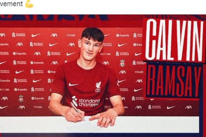 Bek sayap kanan Liverpool yang baru, Calvin Ramsay.