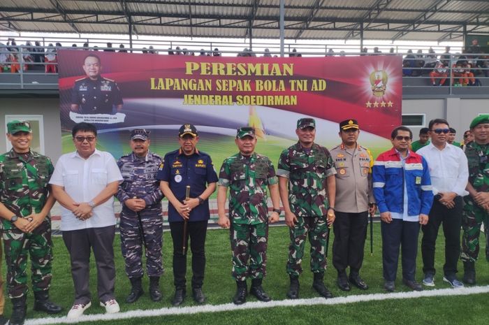 Peresmian lapangan sepak bola Jenderal Soedirman di Cilacap, Jawa Tengah, Selasa (21/6/2022)