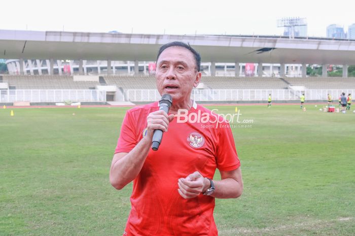 Ketua Umum PSSI, Mochamad Iriawan, sedang memberikan sambutan di Stadion Madya, Senayan, Jakarta, 23 Juni 2022.