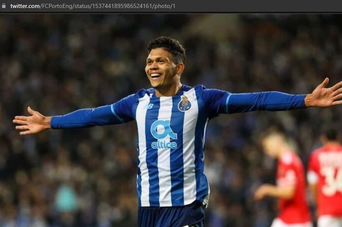 Penyerang FC Porto, Evanilson, dikabarkan masuk ke dalam incaran Manchester United.