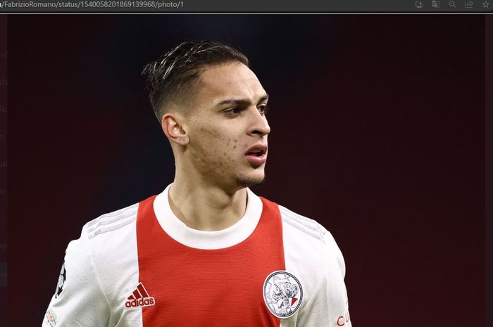 Winger Ajax Amsterdam, Antony, kian dekat bergabung dengan Manchester United.