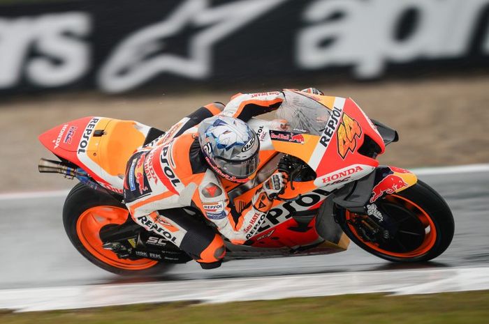 Masalah panas berlebih sempat mengganggu performa pembalap Repsol Honda pada MotoGP 2022. Tes privat terkini diketahui telah menghadirkan sejumlah solusi untuk mengatasinya.  