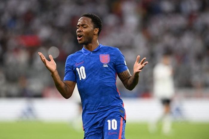 Aksi Raheem Sterling dalam duel timnas Inggris melawan Jerman di ajang UEFA Nations League (7/6/2022).