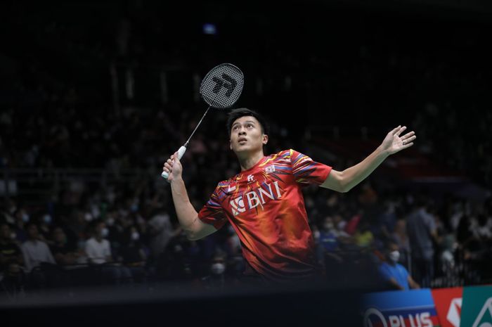 Pebulu tangkis tunggal putra Indonesia, Shesar Hiren Rhustavito, pada babak pertama Malaysia Open 2022 di Axiata Arena, Kuala Lumpur, Rabu (29/6/2022).