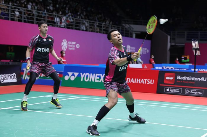 Pasangan ganda putra, Fajar Alfian/Muhammad Rian Ardianto, saat tampil pada babak 32 besar Malaysia Masters 2022 di Axiata Arena, Kuala Lumpur, Selasa (5/7/2022).