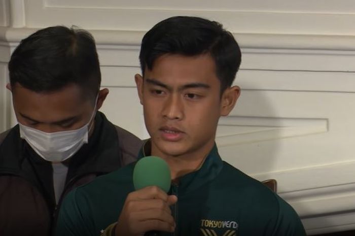 Intepreter Pratama Arhan, Auliya Agung Barkah resmi dipecat oleh Tokyo Verdy karena membocorkan debut kliennya, pada Rabu (6/7/2022).