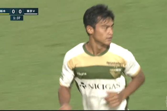 Pratama Arhan tampil dalam laga Tochigi SC Vs Tokyo Verdy pada pekan ke-25 J2 League, di Kanseki Stadium Tochigi, pada Rabu (6/7/2022) sore WIB.  