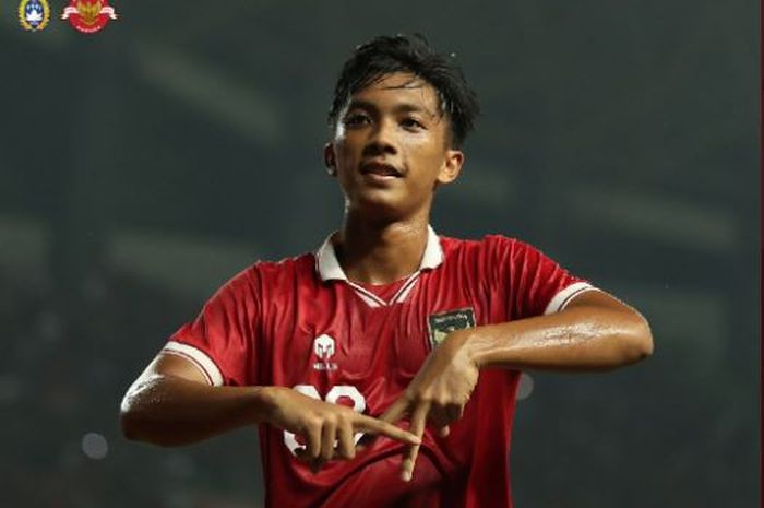 Penyerang Timnas U-19 Indonesia, Rabbani Tasnim Siddiq, berselebrasi setelah mencetak gol ke gawang Filipina, Jumat (8/7/2022).