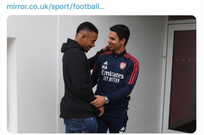 Mikel Arteta saat menyambut kedatangan Gabriel Jesus ke Arsenal.