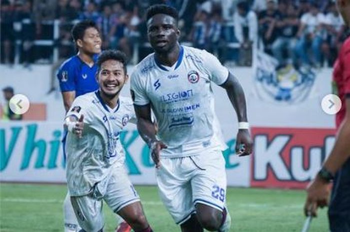 Penyerang Arema FC, Abel Camara, setelah mencetak gol saat melawan PSIS Semarang, Kamis (7/7/2022).