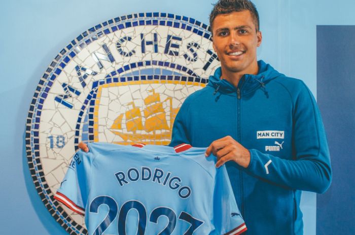 Rodri memperpanjang kontraknya bersama Manchester City hingga tahun 2027.