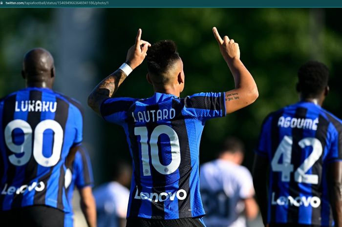 Selebrasi Lautaro Martinez usai menjebol gawang Lugano dalam laga pramusim Inter Milan, Selasa (12/7/2022) atau Rabu dini hari WIB.