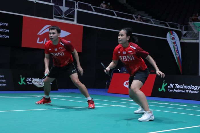 Aksi ganda campuran Rinov Rivaldy/Pitha Haningtyas Mentari pada babak pertama Singapore Open 2022, Rabu (13/7/2022)