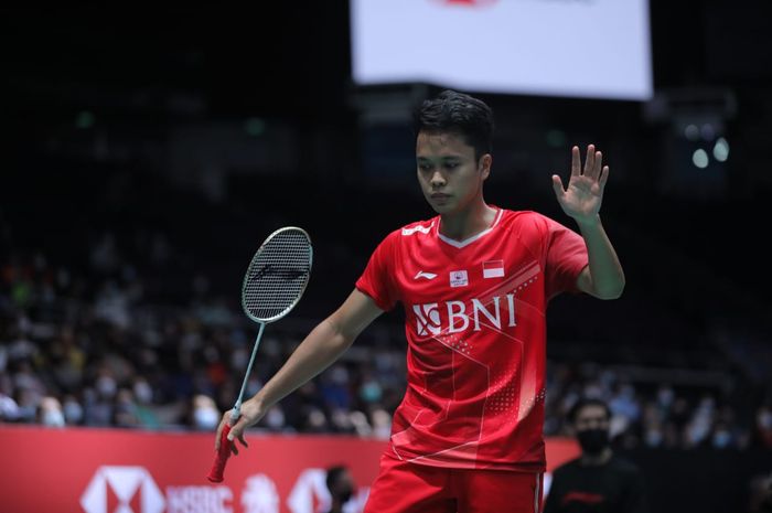 Pebulu tangkis tunggal putra Indonesia, Anthony Sinisuka Ginting, ketika beraksi pada babak kesatu Singapore Open 2022 di Singapore Indoor Stadium, Rabu (13/7/2022).