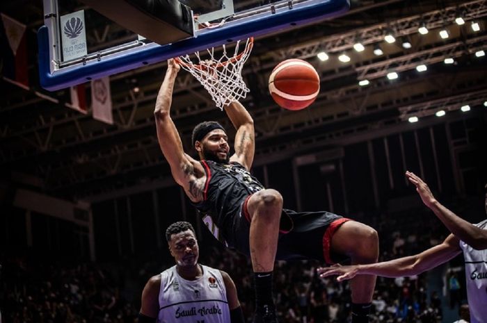 Pemain tim nasional basket Indonesia, Marques Bolden pada pertandingan FIBA Asia Cup 2022 melawan Arab Saudi, Selasa (12/7/2022)