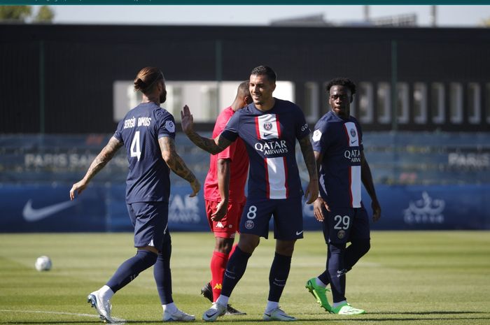 Paris Saint-Germain mengawali pramusim mereka dengan kemenangan 2-0 atas Quevilly, di Stadion Centre d'entrainement Ooredoo, Jumat (15/7/2022) malam WIB.