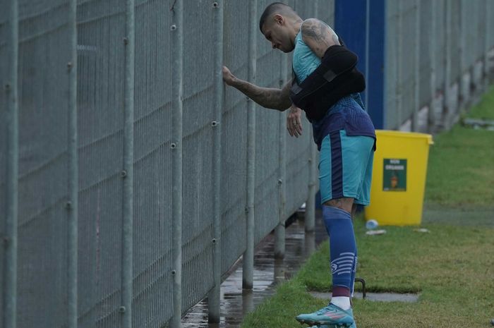 Penyerang Persib Bandung, Ciro Alves, sudah mulai menjalani latihan di Stadion Persib, Sabtu (16/7/2022).