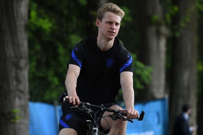 Jelang EURO 2024, Frenkie de Jong terkena semprot legenda Timnas Belanda, Ruud Gullit, dengan disebut mirip hantu.