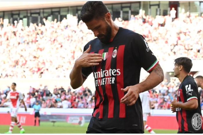 Olivier Giroud merayakan gol ketika AC Milan menghadapi FC Koeln dalam laga pramusim pada Sabtu (16/7/2022) waktu setempat atau Minggu dini hari WIB.