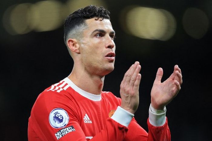 Reaksi Cristiano Ronaldo dalam duel Liga Inggris antara Manchester United lawan Chelsea di Old Trafford (28/4/2022).