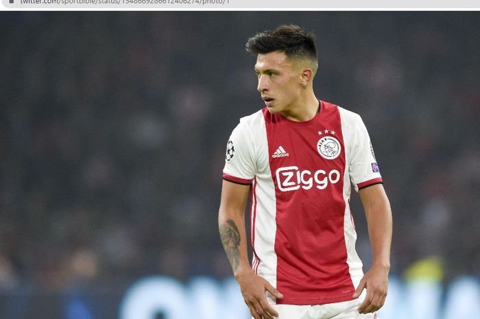 Manchester United berhasil mendatangkan Lisandro Martinez dari Ajax Amsterdam.