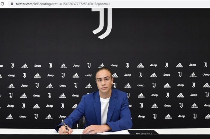 Kenan Yildiz tanda tangani kontrak bersama Juventus.