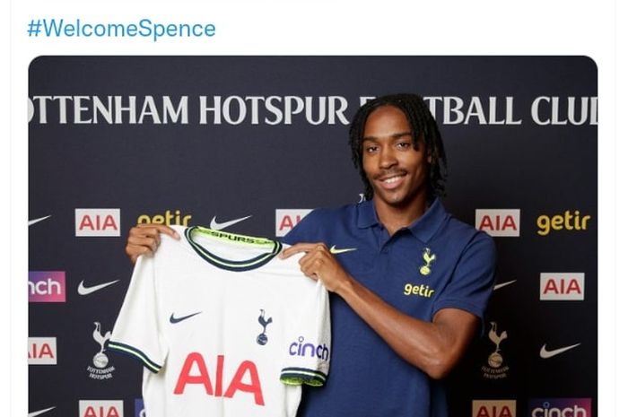 Djed Spence, rekrutan keenam Antonio Conte di Tottenham pada bursa transfer musim panas 2022.