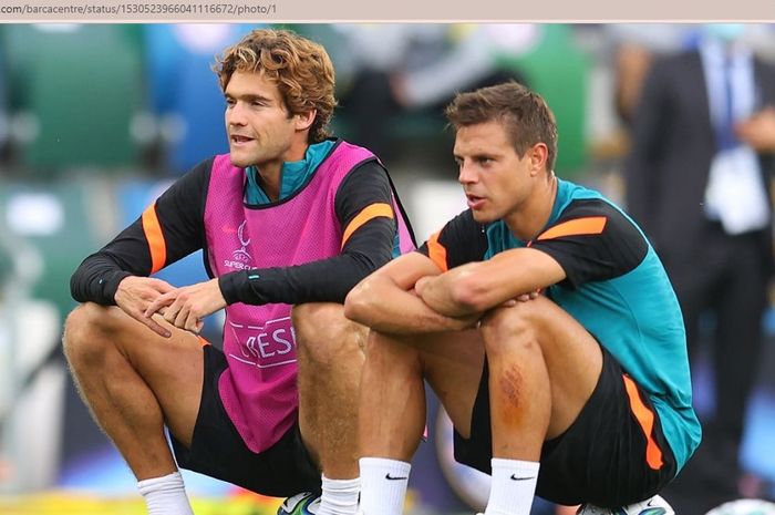 Pemain Chelsea Marcos Alonso (kiri) dan Cesar Azpilicueta (kanan)