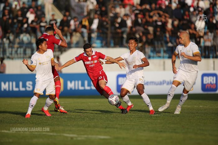 Suasana pertandingan Persis Solo vs Dewa United di Stadion Moch Soebroto, Senin (25/7/2022).