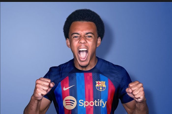 Bek Sevilla, Jules Kounde, menjadi rekrutan terbaru sekaligus kelima dari Barcelona pada bursa transfer musim panas 2022.