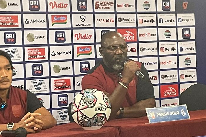 Pelatih Persis Solo, Jacksen F Tiago, berbicara jelag laga lawan Persija Jakarta