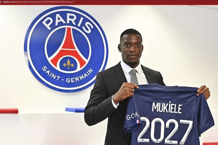 Bek baru Paris Saint-Germain, Nordi Mukiele, ternyata sempat menolak tawaran dari Chelsea.