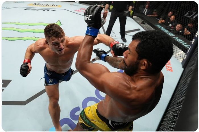 Drew Dober mengalahkan Rafael Alves di UFC 277, Minggu (31/7/2022) WIB di Dallas.